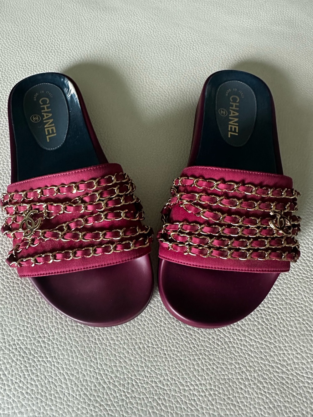 Chanel Gold Chain Tropiconic CC Slides in Dark Fuschia- Size EU 39 - Picture 4 of 13